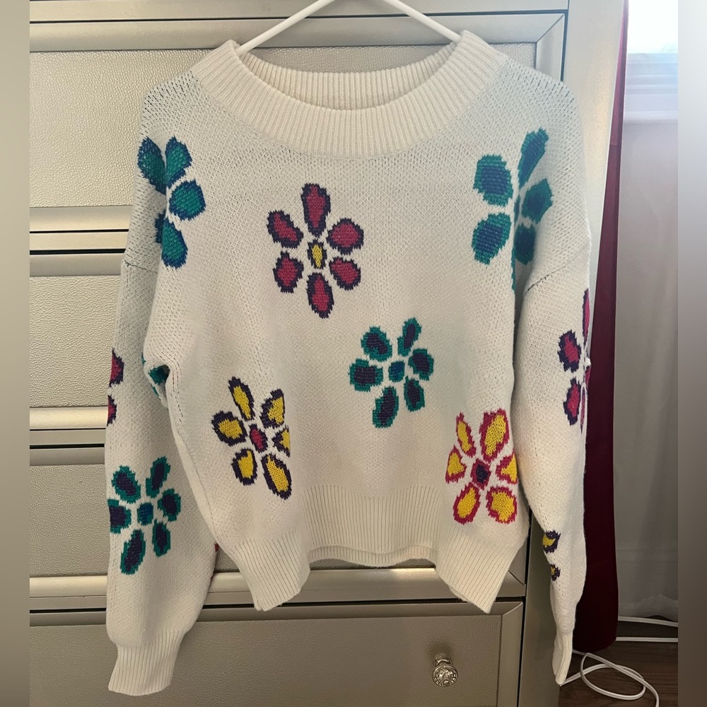 Wild Fable flower crewneck sweater